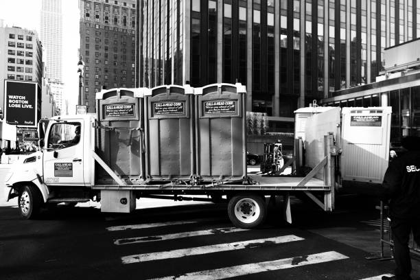 Best Porta potty delivery and setup  in Los Fresnos, TX